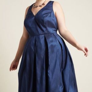 Modcloth Fancy Pleated Midi Dress in Navy